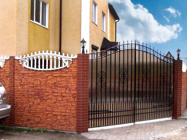 Декоративный забор с воротами